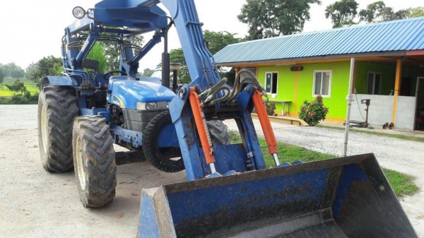 ขายแทรคเตอร์ นิวฮอลแลน TT75 ติดคีบKKบ้านโป่ง พร้อมบุ้งกี่ สภาพสวยพร้อมใช้งาน เอกสารพร้อมโอน ราคา800,000 สนใจโทร 090-8588220คุณนะ 093-3258446คุณบิว หรือเข้าดูสินค้าอื่นๆได้ที่ www.narong2truck.com หรือ www.truck.in.th/498 หรือเพจFacebook ณรงค์ ซื้อขายรถมือ ขายแทรคเตอร์ นิวฮอลแลน TT75 ติดคีบKKบ้านโป่ง พร้อมบุ้งกี่ สภาพสวยพร้อมใช้งาน เอกสารพร้อมโอน ราคา800,000 สนใจโทร 090-8588220คุณนะ 093-3258446คุณบิว หรือเข้าดูสินค้าอื่นๆได้ที่ www.narong2truck.com หรือ www.truck.in.th/498 หรือเพจFacebook ณรงค์ ซื้อขายรถมือ