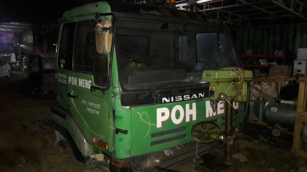 ขายหัวเก๋ง NISSAN  UD  290,320,350 ไม่มีแหนบ สภาพสวยยังไม่เคยใช้งานในไทย ของถอดจากนอก   ขายราคาถูก75,000บาท ติดต่อ 089-2619445