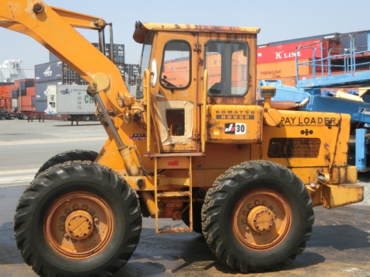 ขาย รถตัก ยี่ห้อ Komatsu รุ่น JH30B ขาย รถตัก ยี่ห้อ Komatsu รุ่น JH30B