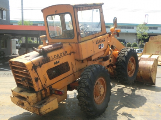 ขาย รถตัก ยี่ห้อ Komatsu รุ่น JH30B ขาย รถตัก ยี่ห้อ Komatsu รุ่น JH30B