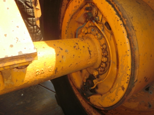 ขาย รถตัก ยี่ห้อ Komatsu รุ่น JH30B ขาย รถตัก ยี่ห้อ Komatsu รุ่น JH30B