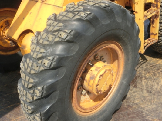 ขาย รถตัก ยี่ห้อ Komatsu รุ่น JH30B ขาย รถตัก ยี่ห้อ Komatsu รุ่น JH30B