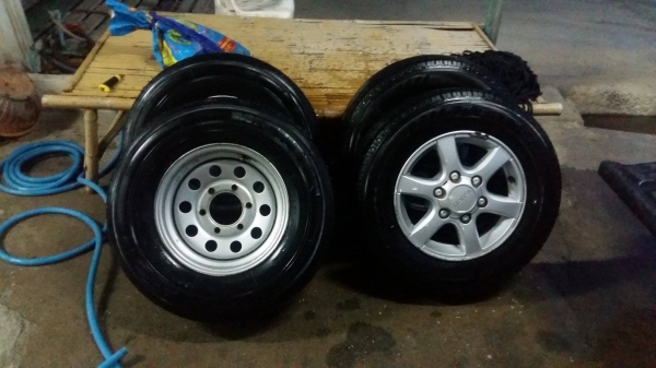 ขายล้อแม็กพร้อมล้อผ่า