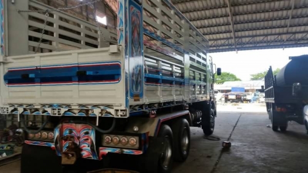 ขายสิบล้อ Isuzu เครื่อง 360 แรง ปี 57 ดัมพ์คอกเกษตร มีระบบลากพ่วง ทะเบียนพร้อม ขายสิบล้อ Isuzu เครื่อง 360 แรง ปี 57 ดัมพ์คอกเกษตร มีระบบลากพ่วง ทะเบียนพร้อม