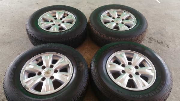 ขายล้อ triton พร้อมยาง 245/70/16 ถูกๆ