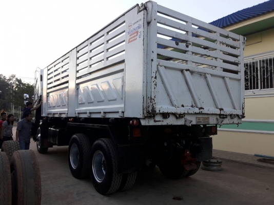 ขายรถสิบล้อแม่เดี่ยว Isuzu เครื่อง 360 แรง ปี 56 กระบะดัมพ์สามมิตร มีระบบลากพ่วง ทะเบียนพร้อม