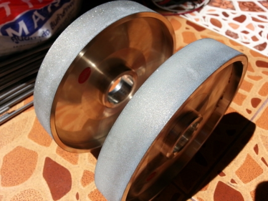 หินเพชร มือสอง ไว้ลับดอกสว่านหรือมีด