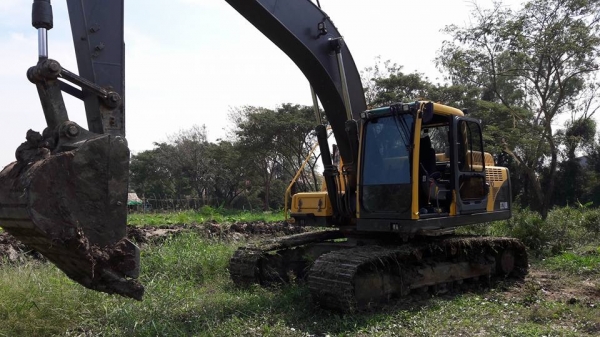 ขายรถแบ็คโฮ VOLVO EC210-B ไมล์ชั่วโมง 3,1xx เอกสารเล่มทะเบียน