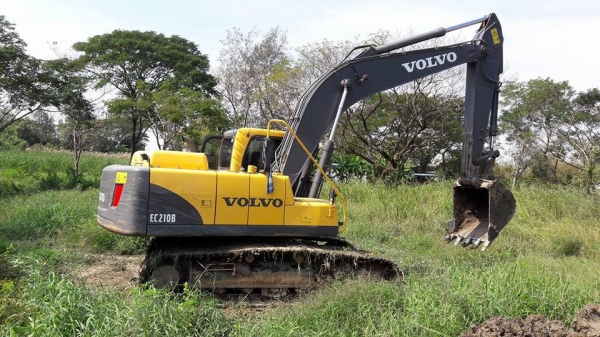 ขายรถแบ็คโฮ VOLVO EC210-B ไมล์ชั่วโมง 3,1xx เอกสารเล่มทะเบียน