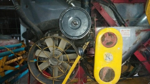 ขายรถเกี่ยวข้าวเกษตร พัฒนาเจ้าช้างไวไฟ ปี52 เครื่อง HINOJO8C 260เทอร์โบว์ ช่วงล่าง12ปั๊ม23