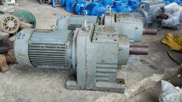 ** SOLD ** มอเตอร์เกียร์ Sew 5.5 HP ทด 1:50 (30rpm) 380V พร้อมใช้งาน ** SOLD ** มอเตอร์เกียร์ Sew 5.5 HP ทด 1:50 (30rpm) 380V พร้อมใช้งาน
