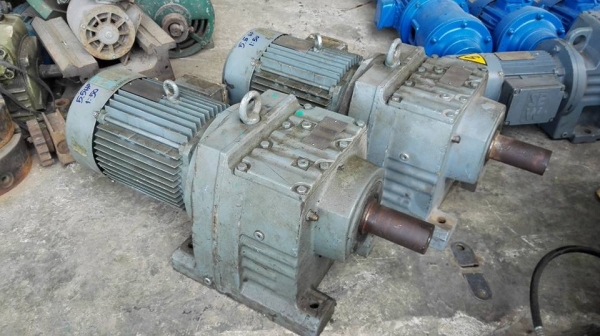 ** SOLD ** มอเตอร์เกียร์ Sew 5.5 HP ทด 1:50 (30rpm) 380V พร้อมใช้งาน