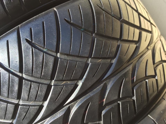 ขายยาง NITTO NT420S 265-50-20 ปี15 ดอกหนาจัด ไม่มีปะ ชุดละ 15,500 บาท