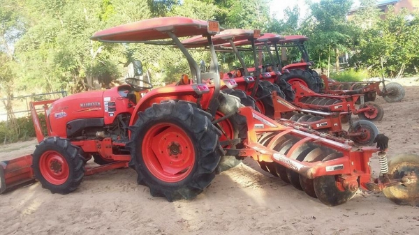 ขายรถไถ KUBOTA L4708 สภาพพร้อมใช้งาน อุปกรณ์ครบ ราคา350,000 สนใจโทร 090-8588220คุณนะ 093-3258446คุณบิว หรือเข้าดูสินค้าอื่นๆได้ที่ www.narong2truck.com หรือ www.truck.in.th/498 หรือเพจFacebook ณรงค์ ซื้อขายรถมือสอง (เว็บไซต์ส่วนตัว) หรือFacebook คุณนะ รถบ ขายรถไถ KUBOTA L4708 สภาพพร้อมใช้งาน อุปกรณ์ครบ ราคา350,000 สนใจโทร 090-8588220คุณนะ 093-3258446คุณบิว หรือเข้าดูสินค้าอื่นๆได้ที่ www.narong2truck.com หรือ www.truck.in.th/498 หรือเพจFacebook ณรงค์ ซื้อขายรถมือสอง (เว็บไซต์ส่วนตัว) หรือFacebook คุณนะ รถบ