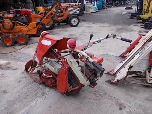 รถเกี่ยวข้าวเดินตาม  KAGAWA  UEY13 ราคา 9,900 บาท รหัสสินค้า 80802988 ติดต่อ 081-8283376  www.nihonmono.com