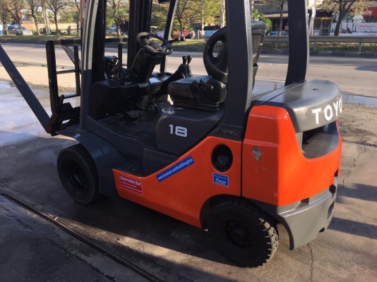 ขายรถโฟล์คลิฟท์ตักยางพาราตักปาล์ม081-8342060