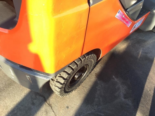 ขายรถโฟล์คลิฟท์ตักยางพาราตักปาล์ม081-8342060