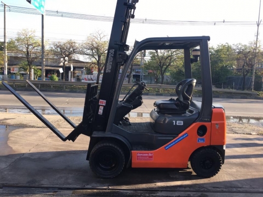 ขายรถโฟล์คลิฟท์ตักยางพาราตักปาล์ม081-8342060