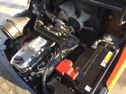 ขายรถโฟล์คลิฟท์ตักยางพาราตักปาล์ม081-8342060