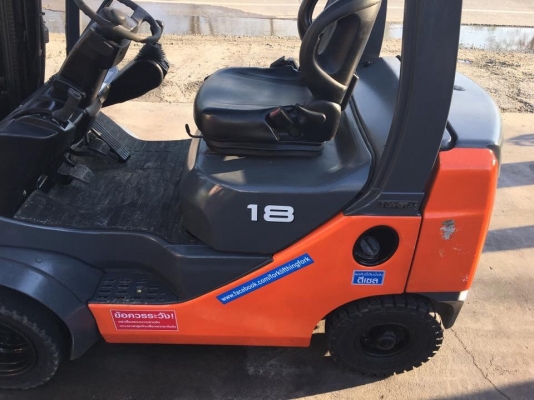 ขายรถโฟล์คลิฟท์ตักยางพาราตักปาล์ม081-8342060