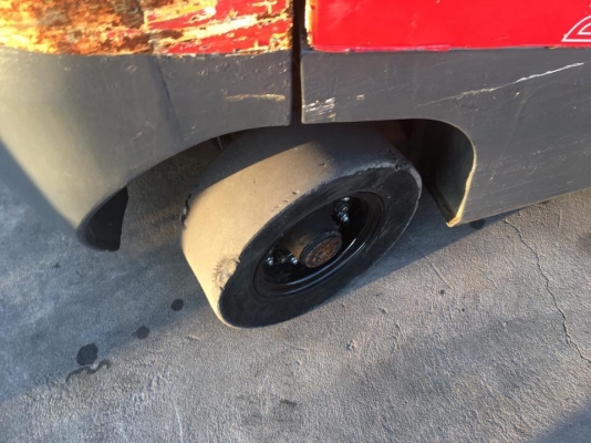 ขายรถตักยางพาราตักทะลายปาล์มตักขี้ยางตักยางถ้วยตักยางก้อน