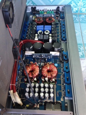 แอมป์คลาสดี STRONGER มือสองสภาพสวยนางฟ้า #เพิ่งแกะเปิดตอนถ่ายใส้ เดิมๆชัวส์ใช้งานปกติ เบสดีมากแรงดี ไม่กินไฟ ขับซับ10"-12"-15"หล่อได้ ขาย 4950 บาท สนใจ0892425454 ของอยู่สระบุรีส่งได้