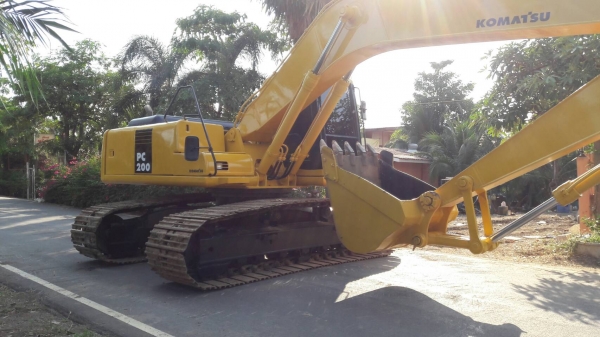 รถแบคโฮ Komatsu Pc 200-6