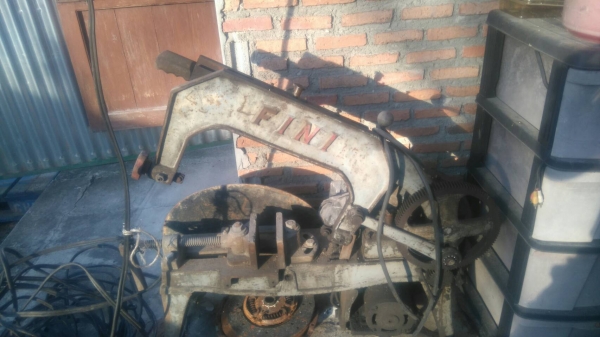 ขายด่วน เลือย ตัดเหล้ก fini.เพียง  4000 บาท