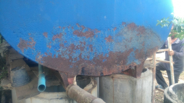 ถังน้ำมันฝั่งดิน ยาว6.00กว้าง2.10 สูง2.10สภาพสวย ขายเพียง 65000 บาทเท่านั้น