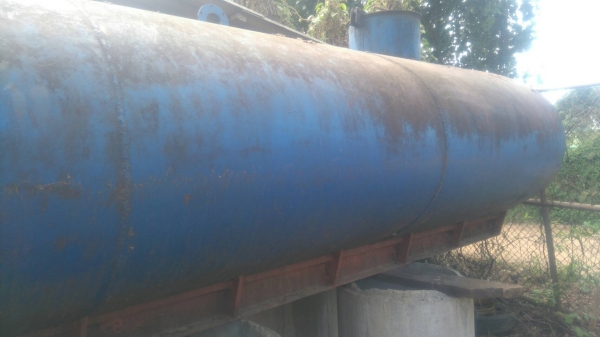ถังน้ำมันฝั่งดิน ยาว6.00กว้าง2.10 สูง2.10สภาพสวย ขายเพียง 65000 บาทเท่านั้น