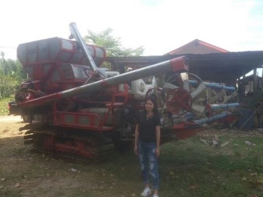 ขายรถเกี่ยวข้าวศักดิ์ss300อุ้ม1.5ตันสเปคโรงงาน