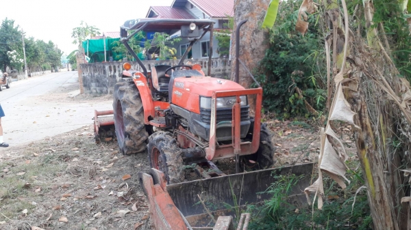 รถไถ 45 แรง DI ปี 53 ซ.ม 3000 นิด ฯฯ อุปกร ผานหน้า+ ผานหลัง โลตารี ราคา 237000 บาท พร้อมลุยงาน สอบถามทีเบอร์ 0986683479 - 0991751349 สิทธิ รถไถ 45 แรง DI ปี 53 ซ.ม 3000 นิด ฯฯ อุปกร ผานหน้า+ ผานหลัง โลตารี ราคา 237000 บาท พร้อมลุยงาน สอบถามทีเบอร์ 0986683479 - 0991751349 สิทธิ