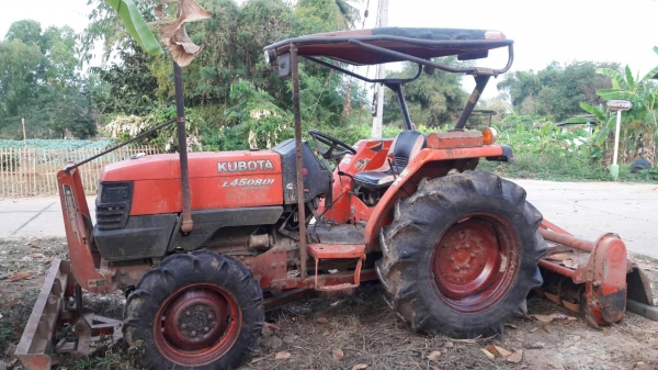 รถไถ 45 แรง  DI ปี 53 ซ.ม 3000 นิด ฯฯ อุปกร ผานหน้า+ ผานหลัง โลตารี ราคา 237000  บาท  พร้อมลุยงาน   สอบถามทีเบอร์ 0986683479 - 0991751349 สิทธิ