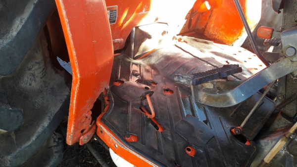 รถไถ 45 แรง DI ปี 53 ซ.ม 3000 นิด ฯฯ อุปกร ผานหน้า+ ผานหลัง โลตารี ราคา 237000 บาท พร้อมลุยงาน สอบถามทีเบอร์ 0986683479 - 0991751349 สิทธิ รถไถ 45 แรง DI ปี 53 ซ.ม 3000 นิด ฯฯ อุปกร ผานหน้า+ ผานหลัง โลตารี ราคา 237000 บาท พร้อมลุยงาน สอบถามทีเบอร์ 0986683479 - 0991751349 สิทธิ