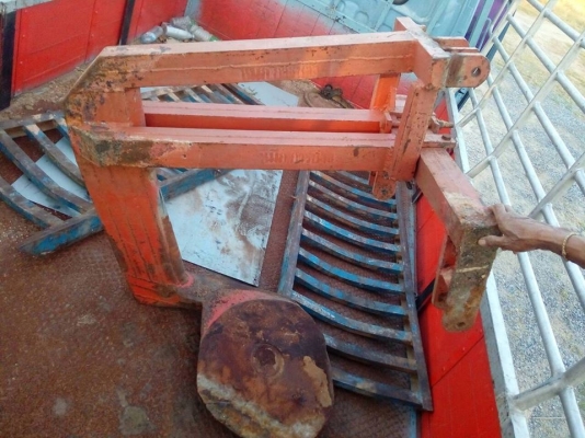 ลดสุดๆงดต่อรองครับผานขุดมันรถไถ36/47แรง