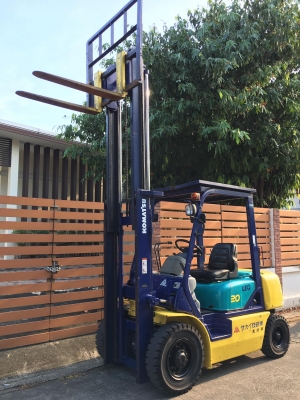 ขาย FOLKLIFT KOMATSU ขนาด 2 ตัน พิมพ์นิยม สวยมากไม่มีบิ้ว