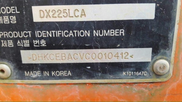 ขายแบคโฮดูซาน DOOSAN 225LCA มีให้เลือก 4 คัน ราคา คันละ 1,400,000