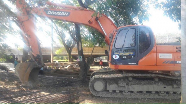 ขายแบคโฮดูซาน DOOSAN 225LCA มีให้เลือก 4 คัน ราคา คันละ 1,400,000