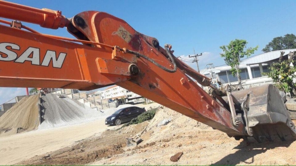 ขายแบคโฮดูซาน DOOSAN 225LCA มีให้เลือก 4 คัน ราคา คันละ 1,400,000