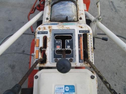 ราคาพิเศษ12,000 บาท!! รถเกี่ยวข้าวเดินตามKUBOTA  HF32 รหัสสินค้า : 80904399  www.nihonmono.com