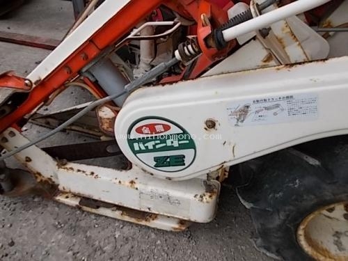 ราคาพิเศษ!! เพียง26,000 บาท รถเกี่ยวข้าวเดินตามKUBOTA ZE50A รหัสสินค้า : 80802994 www.nihonmono.com