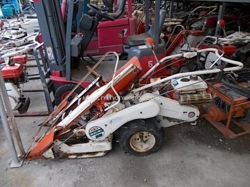 ราคาพิเศษ!! เพียง26,000 บาท รถเกี่ยวข้าวเดินตามKUBOTA ZE50A รหัสสินค้า : 80802994 www.nihonmono.com