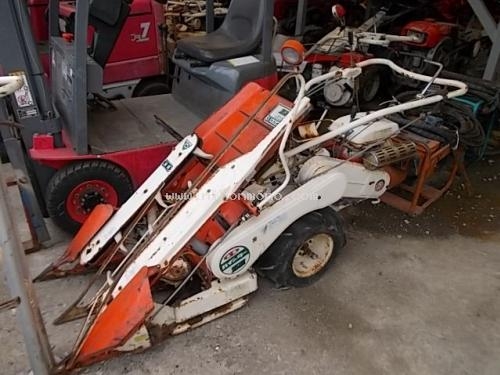 ราคาพิเศษ!! เพียง26,000 บาท รถเกี่ยวข้าวเดินตามKUBOTA ZE50A รหัสสินค้า : 80802994 www.nihonmono.com