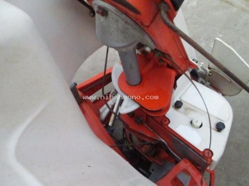 ราคาพิเศษ10,000 บาท!! รถเกี่ยวข้าวเดินตาม KUBOTA RA20 รหัสสินค้า : 80802432  www.nihonmono.com