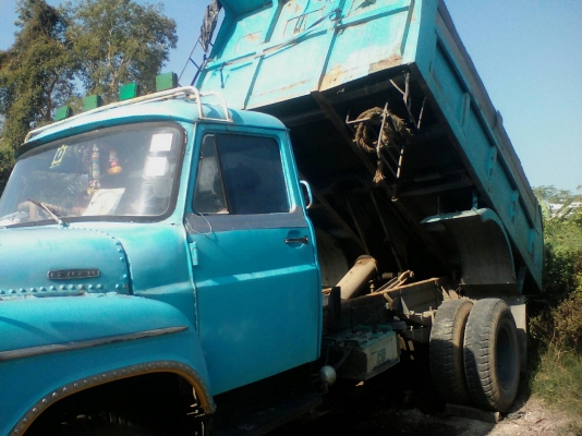 รถ6ล้อ ดั๊มหน้ายาว Isuzu  (280000)