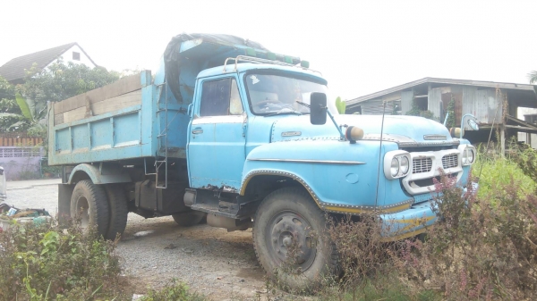 รถ6ล้อ ดั๊มหน้ายาว Isuzu  (280000)