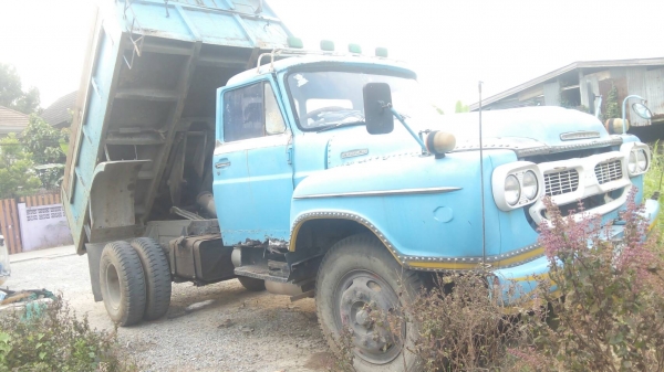 รถ6ล้อ ดั๊มหน้ายาว Isuzu  (280000)