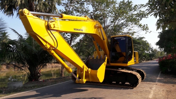 ขายแบล็คโฮ KOMATSU PC200-6 โทร 062-334-4799 รถสถาพเต็ม พร้อมใช้งาน มีใบInvoice