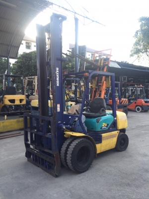 KOMATSU FD25-14 เครื่องดีเซล เกียร์ธรรมดา เสา5เมตร งาเท สนใจติดต่อ083-062-0223(ปอน)