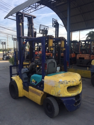 KOMATSU FD25-14 เครื่องดีเซล เกียร์ธรรมดา เสา5เมตร งาเท สนใจติดต่อ083-062-0223(ปอน)